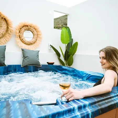Erotokritos Deluxe Suite With Jacuzzi Perivolia  Exterior photo