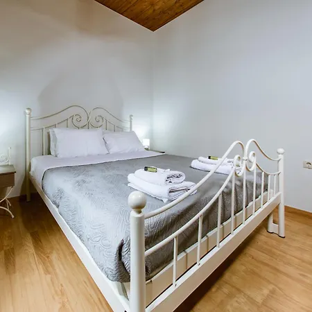 Erotokritos Deluxe Suite With Jacuzzi Perivolia  Exterior photo