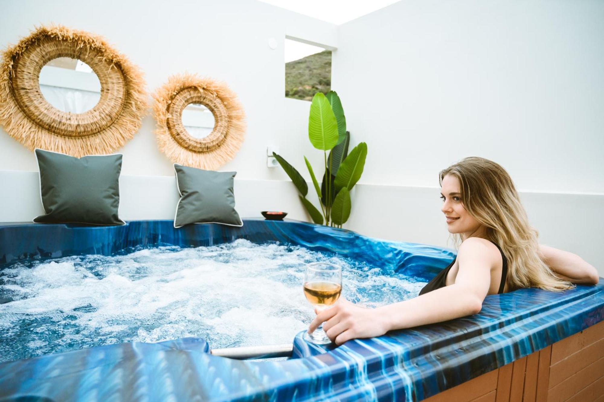 Apartment Erotokritos Deluxe With Jacuzzi