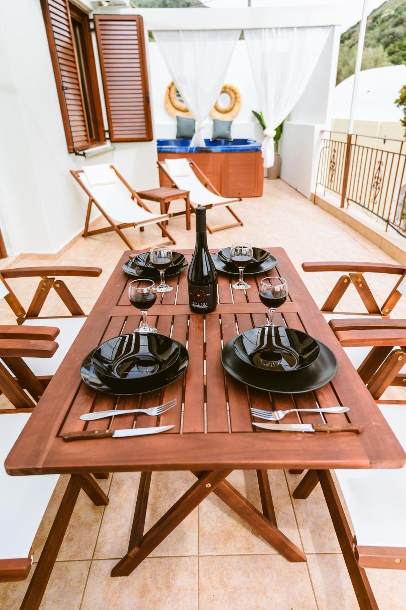 Erotokritos Deluxe With Jacuzzi Apartment