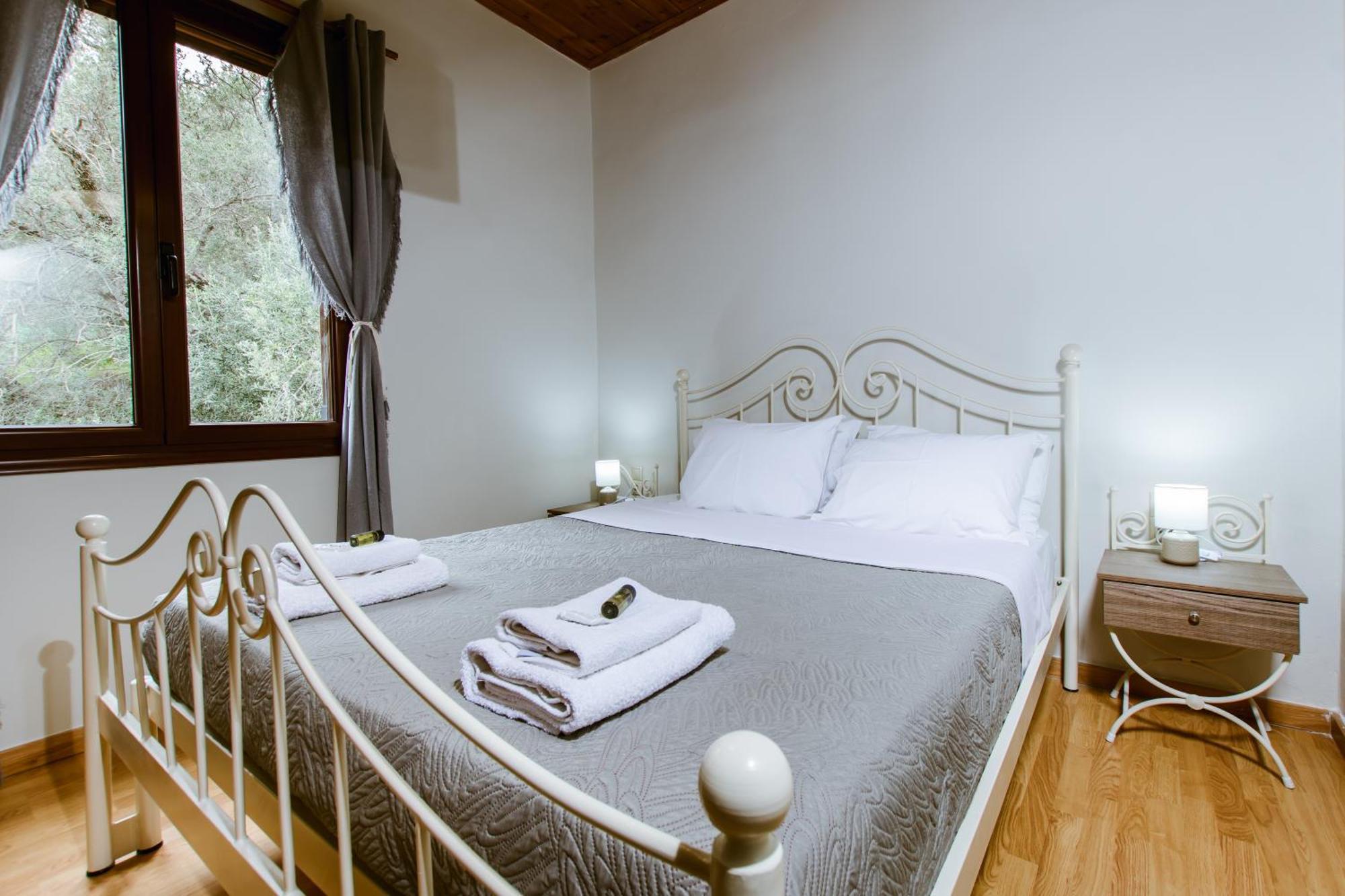Erotokritos Deluxe With Jacuzzi Apartment *
