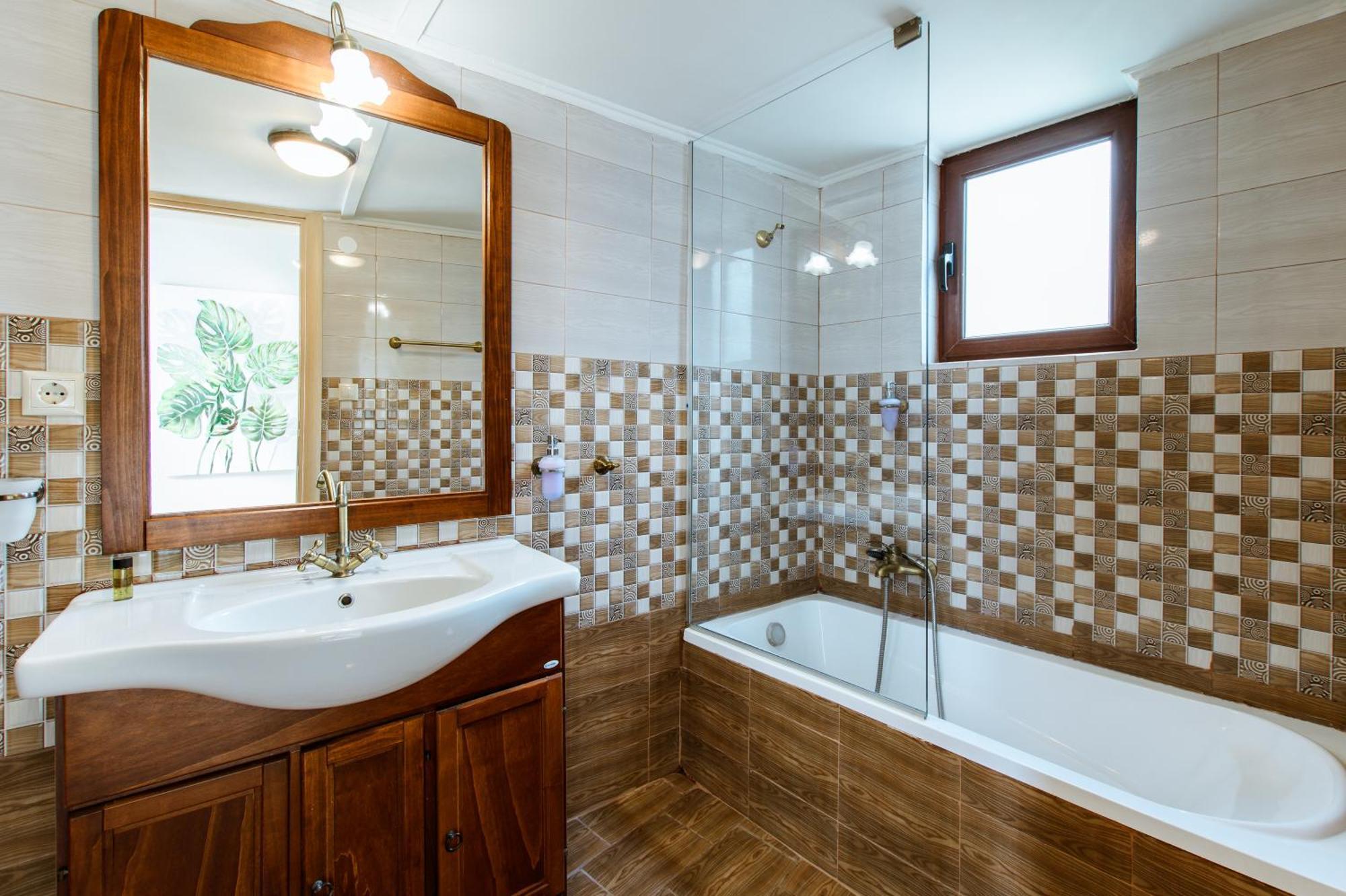 Erotokritos Deluxe With Jacuzzi *